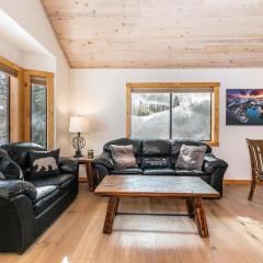 Kokanee at Tahoe Donner - Charming 3 BR - Pool Table - Fireplace - Amenity Access!
