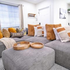 Good Vibes Oasis - Cozy townhome with parking