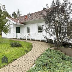 Modern and cozy cottage near beautiful Fjallbacka