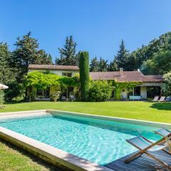 VillaOustal. Parc Arboré 4500 m2. Piscine chauffée.