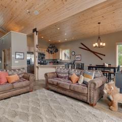 Treetop at Tahoe Donner - Pet Friendly 4BR w Gym and Pool Access
