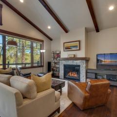 Truckee Luxe at Gray's Crossing, Luxury Townhome, Forest View, Within Minutes of Northstar Ski Resort-Private Hot Tub