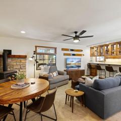 Sunlit Pines by Tahoe Getaways - 2BR in Tahoe Park w Hot Tub, Fenced Yard & Pet Friendly!