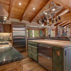 Gray Bear Lake View Estate - Stunning Cabin w 4 Master Suites, Private Hot Tub!
