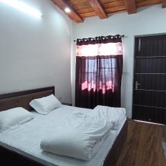 Nature's Lap Homestay - 2BHK Apartment