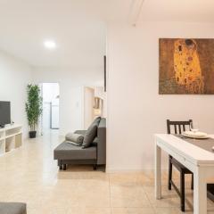 Apartment next to Europa Fira and 20' from Barcelona city center
