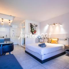 J009 - Studio - Complex Minerva & Jupiter