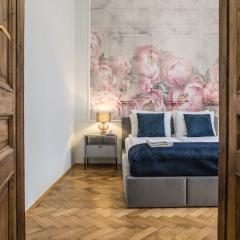 CracWoW K8 No.10 Apartment