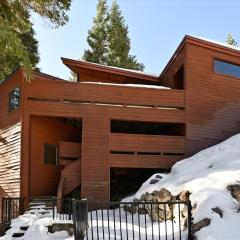 On the Edge at Alpine Meadows - Fireplace- Mountain Views- Great Location! Shuttle Service!