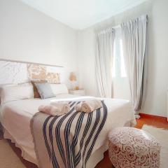 D10 Beach Apartment by Wave Properties