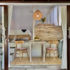 Ubud Auroville private homes with garden and kitchen