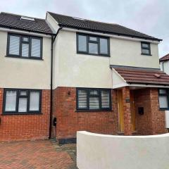 Stylish Charming London Flat Ruislip -Free Parking