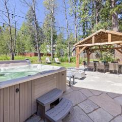 Rustling Grove in Tahoe City - Pet-Friendly, Walking Distance to Downtown and Lake - Private Hot Tub