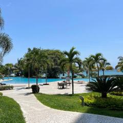 Luxury apartment on a beach front building, Manta.