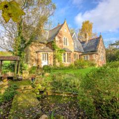 Country House with 7 bedrooms and 3 buildings