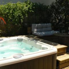 Un p'tit coin de paradis avec jacuzzi