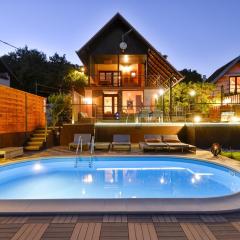 Twin Oasis Retreat with Pool & Spa - Happy Rentals