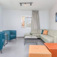 Vibe 305, Modern 2Bedroom Apartment in Awkar