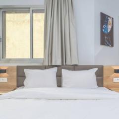 Vibe 205, Modern 2 Bedroom Apartment in Awkar