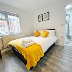 Selly Oak Near QE and UoB - 5 Bed Ensuite - Perfect for groups and contractors