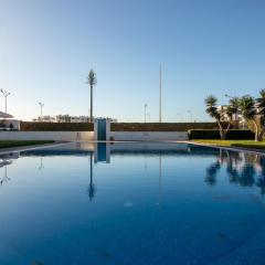 2BR Sunset Pool Beach 6 min Parking & WiFi