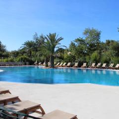 Charmant T2 climatisé avec terrasse et piscine, proche plages et commerces - FR-1-768-5