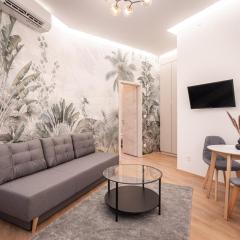 Kl31 - Central Residence - Klauzál Square by BQA