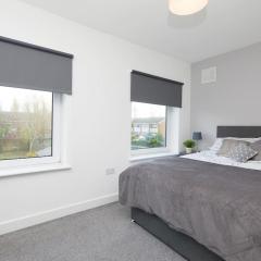 2 Bed Littleover Derby House (long stays / parking)