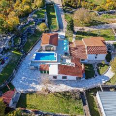 Gorgeous Home In Dugopolje With Outdoor Swimming Pool