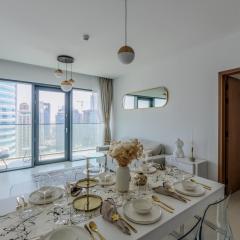 Luxe Nautical style apartment 2 bd in Vida Yacht Club