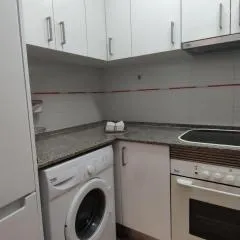 Apartamento con terraza a metros de la playa y zona comercial, ideal familiar - Costa Brava - ES-209-68