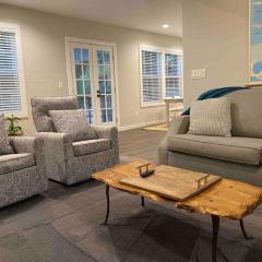 StA Hideaway - Upper Unit Apt Minutes From Beach