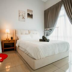 Mount Austin Muji Style 4 pax Deluxe Room by Our Stay