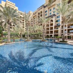 StoneTree - Luxurious 1BR with Beach Access