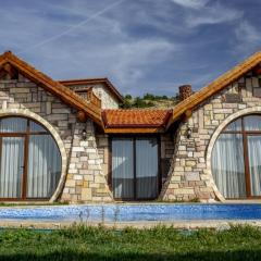 Amazing Stone House with Private Pool in Iznik