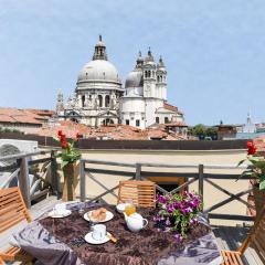 Accademia Charm Apartments by Wonderful Italy