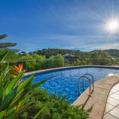 Villa Jarmila by Aguilarent