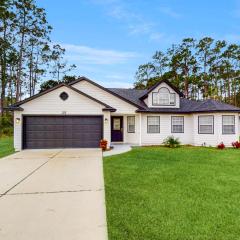 Home near the beach with private pool, inviting patio, streaming & AC