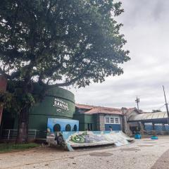 AP de frente p/ aquário e praia na ponta da praia