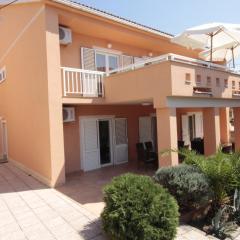 Studios & Rooms Fiesta