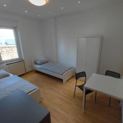 Monter24- KH01 Großes Apartment, Monteur Wohnung, 5 Personen, 3 Schlafzimmer, Parkplatz