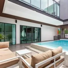 Astro Deluxe 4 Bedrooms Villa