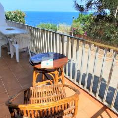 Apartamento Familiar Cerca de la Playa en Llançà con Aparcamiento y Mascotas Permitidas - ES-170-2