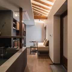 Luxury hanok with private bathtub - Seodongjae east