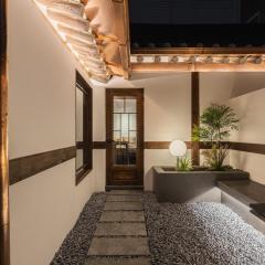 Luxury hanok with private bathtub - SW14