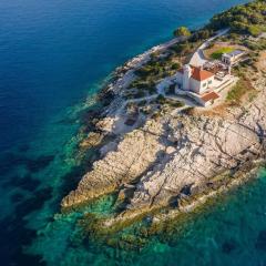 Luxury seafront Villa Lighthouse Ligero on Host island - Vis island