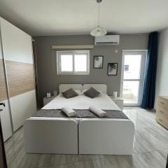F3-1 Double room with private bathroom and balcony