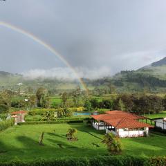 Eco Avocado Lodge