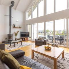 Corinium Lodge HM20 HOT TUB Lakeside Spa Property