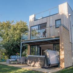 Natures Retreat HM99 HOT TUB Lakeside Spa